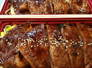焼肉弁当(アップ).jpg